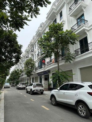 giảm hai tỷ luxury kiến hưng 70 m2, 5 tầng mặt tiền 7m, sát trục chính, gái đầu tư