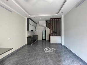 hiếm, cần bán gấp nhà mới nam từ liêm, ô tô gần, lô góc, 5 tầng, 3 ngủ rộng giá chỉ 5.6 tỷ