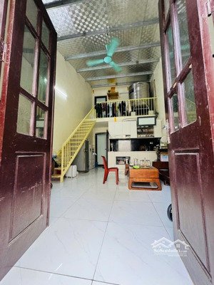 bán nhà 40m2 tổ 5 gần sát bến xe yên nghĩa ql6 cạnh trường tiểu học mầm non. hàng hiếm giá siêu mềm