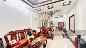 bán nhà đội cấn trung tâm ba đình, gần ô tô, kinh doanh, tặng nội thất cơ bản 44m*5t.