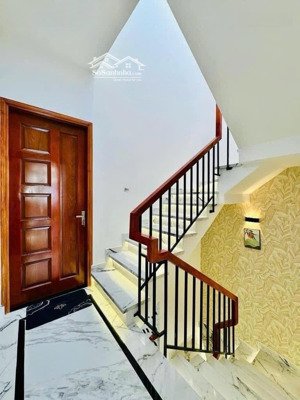 bán gấp nhà hẻm 1/ nguyễn thái sơn, p5, gò vấp. đang cho thuê 17tr/ tháng