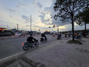 cg bán nhanh đất mt đường nguyễn duy trinh, ngang 22m, diện tích 1450m2, giá 5x tỷ