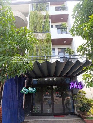bán toà nhà 5 tầng mới khu biển mỹ khê - có thang máy mặt tiền chính hữu - gần phạm văn đồng