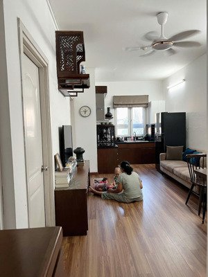 chính chủ bán căn tầng 6 pcc1 ba la, sổ lâu dài, 54m2 giá siêu hời