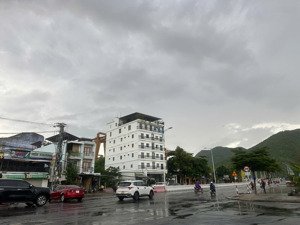 hàng hiếm thửa đất đường trục chính 35m mặt tiền lớn 13.5m kinh doanh buôn bán sầm uất chỉ 60tr/m2