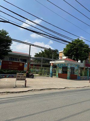 nắm chủ đất p phú hữu giáp quận 2 giá từ 2,85 đến 4 tỷ sổ hồng xdtd bao sang tên 