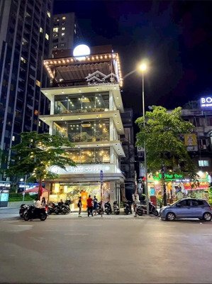 cho thuê nhà 8 tầng mặt phố trần thái tông 100m2 x 8 tầng mt 6m có mặt ngõ vị trí vàng kd mọi mh