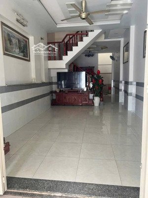 hoàng hoa thám 44m2(4x11m) - 3 tầng - 4pn - xe hơi đỗ cửa - 5,7 tỷ thương lượng