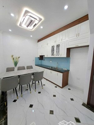 nhà đẹp phường vĩnh hưng 41m x 5 tầng nhiều phòng ngủ ngõ ô tô tiện ích bạt ngàn