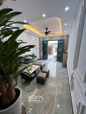 bán nhà yên hoà 38m2, 5 tầng, cách phố 30m, ngõ rộng 3m, ô tô đỗ sát nhà, ở ngay