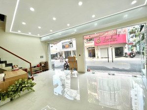 cho thuê mặt tiền q3 mới đẹp, ngang 7m giá rẻ chốt nhanh