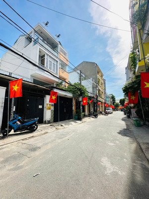 bán nhà c4 hxh 8m khu ga t3, đ. nguyễn đức thuận p.13 tân bình, giá 9.5 tỷ tl