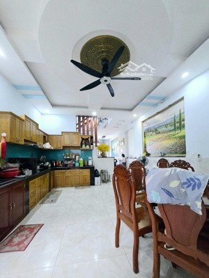 bán nhà mặt tiền kdoanh sầm uất 4 tầng - 5x 25m - dá 12,t
