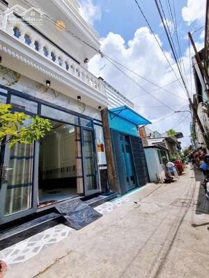 Bán nhà 1T1L đúc một đẹp (có PNgủ tầng trệt). Hẻm trung tâm, gần CV Lưu Hữu Phước