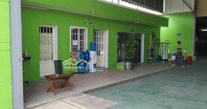 cần cho thuê 1400m2 nhà xưởng . giá 45tr/tháng .