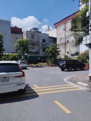 b.án nhà ngay hồ linh đàm dt 70m lô góc quyền lực ô tô tránh giá hơn 14 t.ỷ