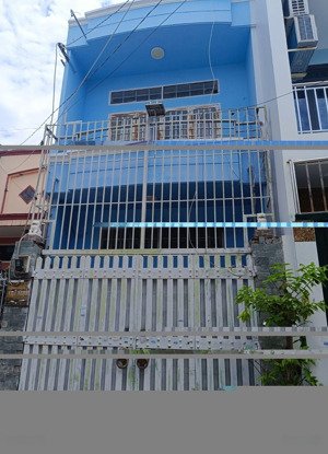 hxh 8m khu phân lô hòa bình, 1 trệt 1 lầu dt 4x16 giá 7 tỷ 2 tl