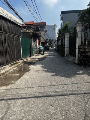 bán đất đông dư 40m - ô tô vào đất - gần hồ - mặt tiền rộng - 4,5 tỷ