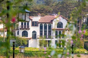 biệt thự view hồ tặng bố mẹ, hầm trú ẩn cho khách hàng yêu thích sự riêng tư, thanh xuan valley