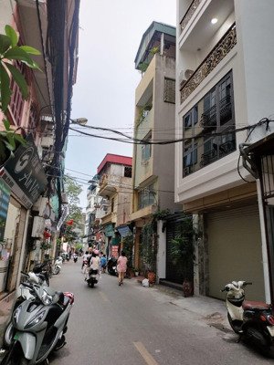 bán nhà mặt phố cự lộc - 7 tầng thang máy - gara ô tô - kinh doanh diện tích: 45m2 -mt4.6m-18.x tỷ