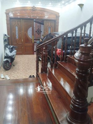 cách mặt phố hoàng văn thái chỉ 30m - ngõ 6m, diện tích 65m2 giá chào 18.5 tỷ