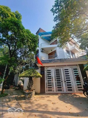 bán biệt thự lô góc foresa xuân phương- tặng nội thất tiền tỷ- 135m2- 30 tỷ.