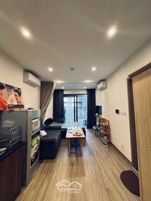 hot cho thuê studio tòa gs1 view bể bơi giá 6tr5 full nội thất vinhome smart city