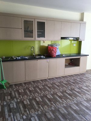 chính chủ cho thuê căn hộ n09 dịch vọng 130m2, 3pn, đồ gắn tường, 14 triệu/th. lh 