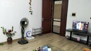 Bán chung cư Việt Hưng-Long Biên-75m 2n1wc-tầng trung đẹp-sẵn sổ đỏ-giá bán 4.15 tỷ (thương lượng)