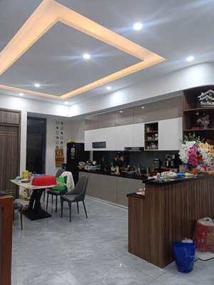 bán nhà trung tâm phố biển đà nẵng