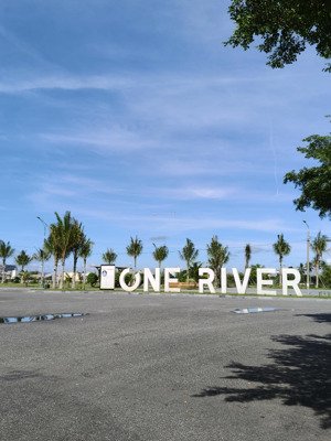 lô góc vùng trung, phú mỹ an, ngũ hành sơn, đà nẵng. dt 325m2, giá 20 tỷ