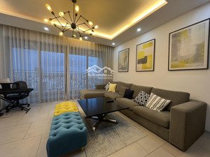 cần bán nhanh căn hộ cao cấp riviera point nhà đẹp lầu trung
