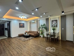 toà 17t hapulico complex. căn hộ 2 ngủ 2 vệ sinh, 98m2, ban công đông nam, full đồ, có lốt xe