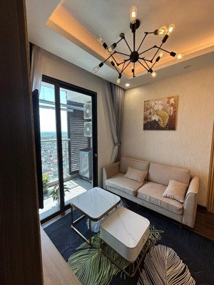 căn 2 ngủ - full đồ - đẹp - lung linh - hoàng huy commerce .