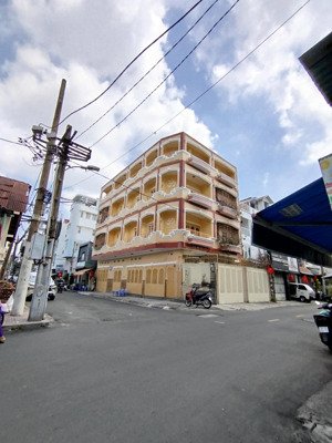 góc 53/1 trần khánh dư, quận 1