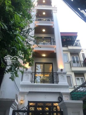 cho thuê nhà mặt phố trần quốc hoàn, quận cầu giấy. diện tích 70m 6 tầng mặt tiền 6m giá 50tr/tháng
