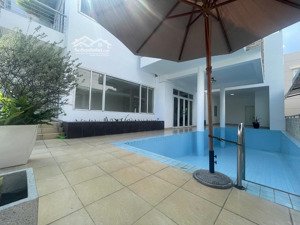 cho thuê biệt thự thảo điền hồ bơi sân vườn compound an ninh, công viên trước nhà