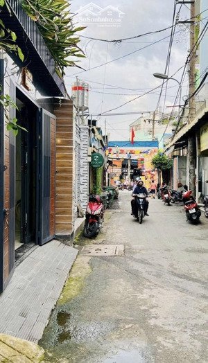 cô hoa bán nhà giá ngộp 3tỷ100/73,5m2 cho thuê 18tr/tháng. nguyễn trường tộ- p.15- q.4 gần vân đồn