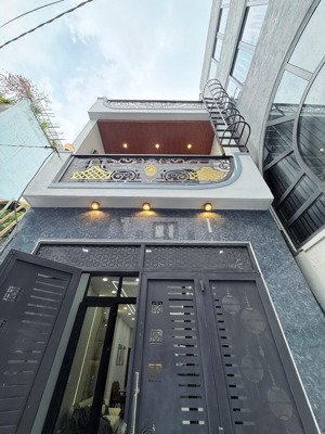 đặc biệt 1 phòng ngủ dưới trệt-3.7m x 13m đúc 1 lầu -