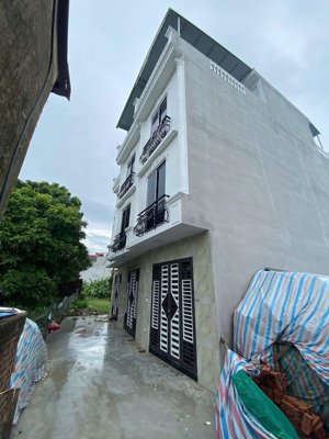 chính chủ bán nhà 40m2, 3.3tỷ, 4pn ngay đh thể dục thể thao