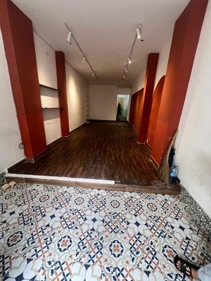 4x25m 1 trệt 1 lầu, 1 sân, 1 phòng khách, 3 phòng làm việc 5 máy lạnh 20tr
