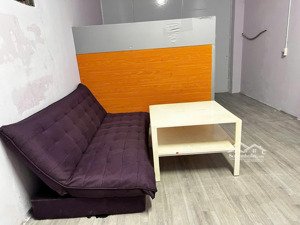 phòng trọ tầng trệt 30m2 nội thất cơ bản cạnh vạn phúc city có máy lạnh giá 4.6tr/tháng cọc 1 tháng