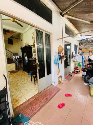 bán nhà riêng tại cách mạng tháng tám, 10,5 tỷ, 60m2, giá tốt