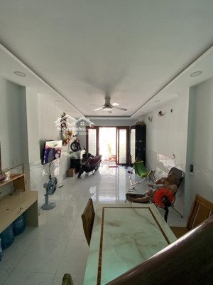 bán nhà 48m2 - shr - 3pn - xe hơi đổ cửa- gần nhà thi đấu đa năng quận 7 - hơn 6 tỷ