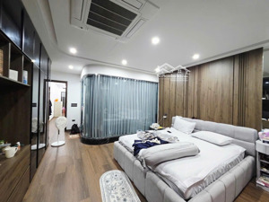 giảm 4 tỷ mặt phố văn quán 106m 6 tầng thang máy chân chung cư