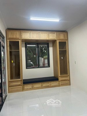 cho thuê nhà riêng, diện tích phù hợp gia đình 02 người lớn và 02 trẻ nhỏ; thuận tiện sinh hoạt
