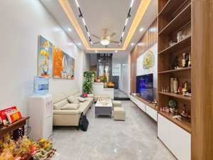 bán nhà riêng ngay gần hồ đền lừ, trương định, giá hiếm có, đầu tư giữ tiền, có sân rộng, miễn tg