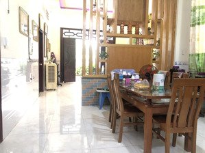 bán nhà ngang 10m dài 40m kề trường thcs và mần non tân phong, thuộc kp11a, p. tân triều, đồng nai