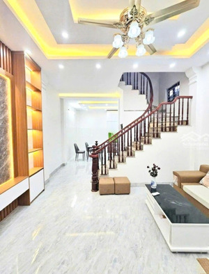 siêu phẩm 5 tầng lai xá 45m² ngõ oto 7 tỷ