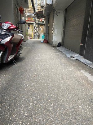 chính chủ bán nhà cạnh ngã 5 hà trì- 3 tầngx28m2 full nội thất giá chỉ 5,0 tỷ 50m ra mặt đường lớn